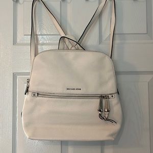 Light beige pebble backpack